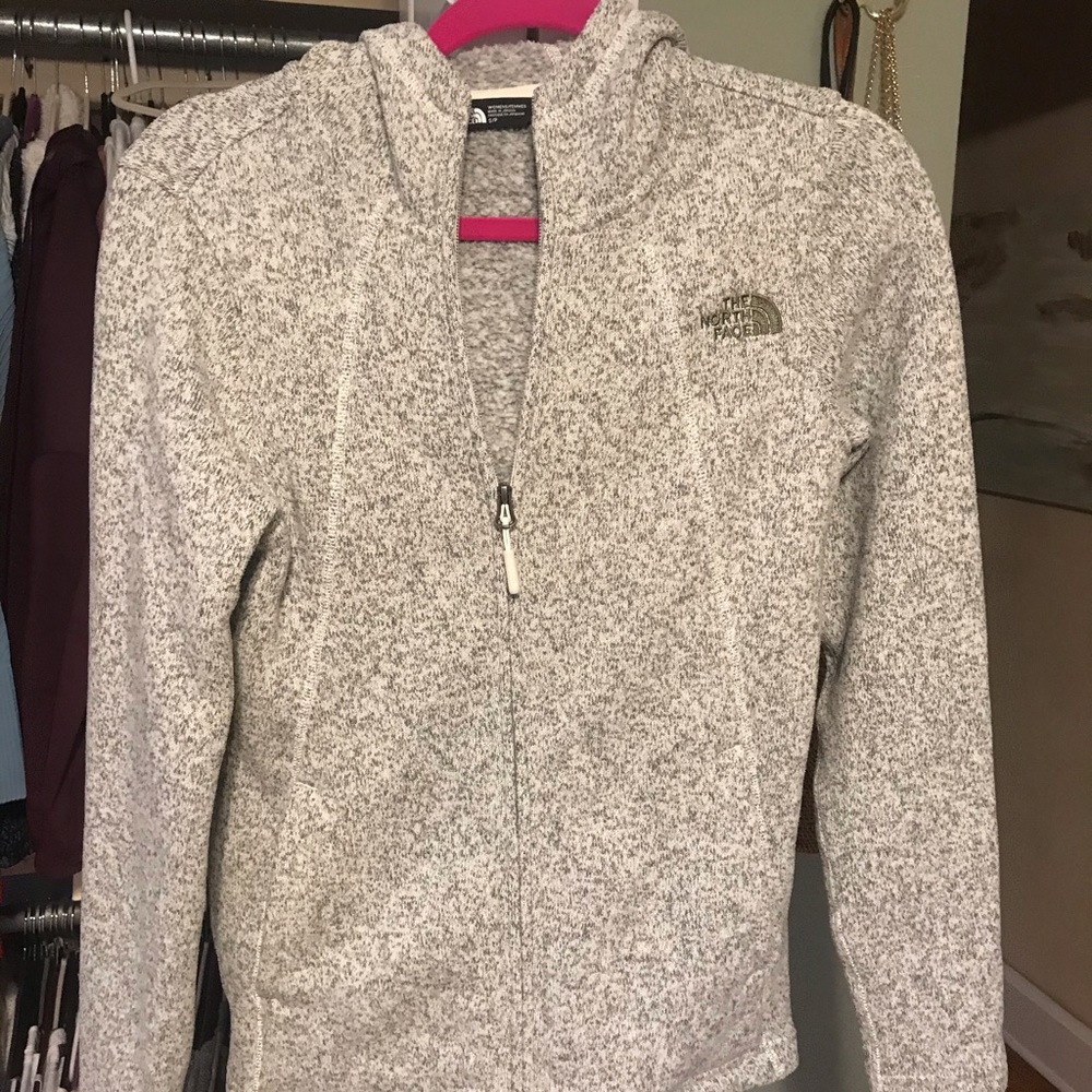 Full zip NorthFace jacket! Size small great cond.